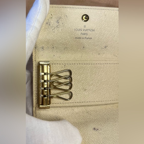 Louis Vuitton Damier Azur Key Holder - Picture 12 of 17